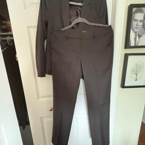 RW&Co grey suit set - Picture 6 of 8